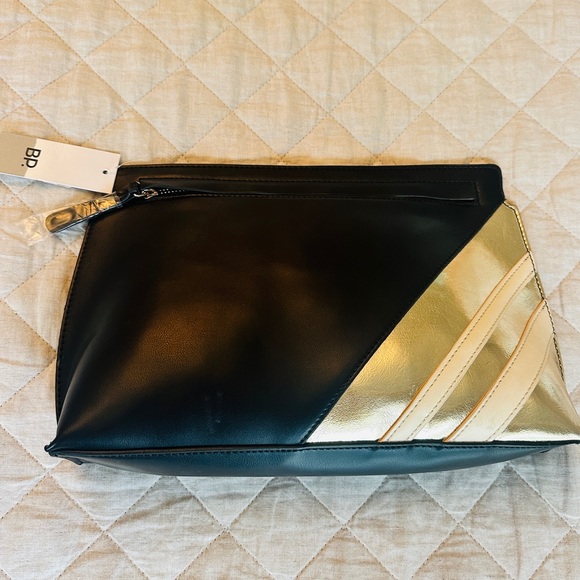 🆕 ВР Nordstrom’s Stripe Faux Leather Clutch in Black, Gold & Cream 🖤✨Brand NWT - Picture 1 of 7